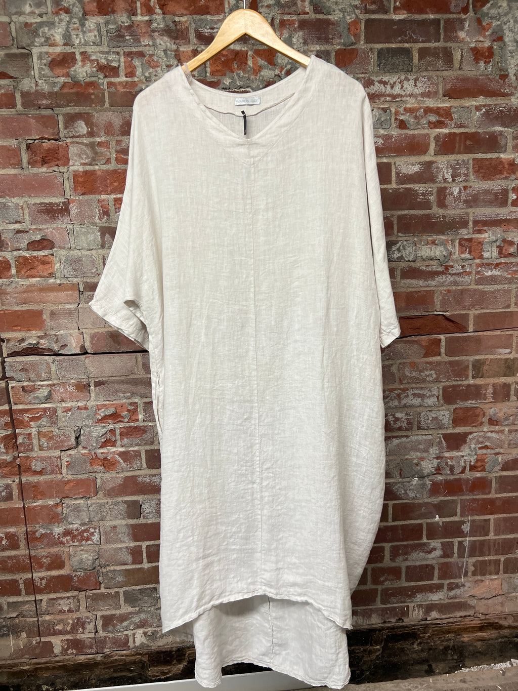 100% v-neck Linen Dress w/ pockets