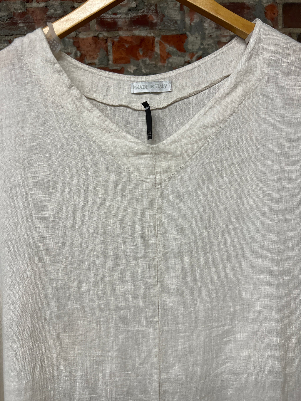 100% v-neck Linen Dress w/ pockets